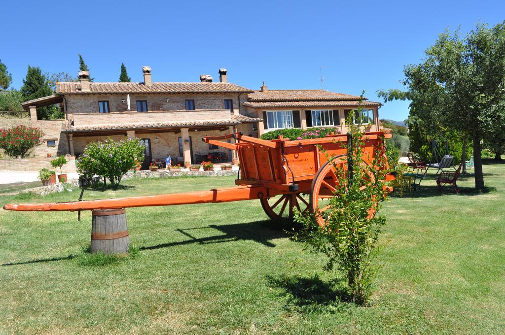 Farm Stay Il Carro Del Colle Collevalenza Ngoại thất bức ảnh
